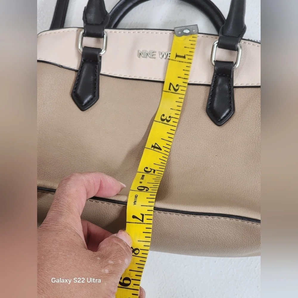 Nine West Beige and Black Handbag - Picture 8 of 8